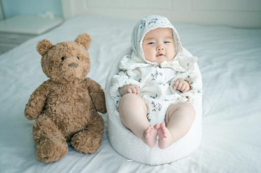 嘉峪关宝宝挠耳朵是怎么回事