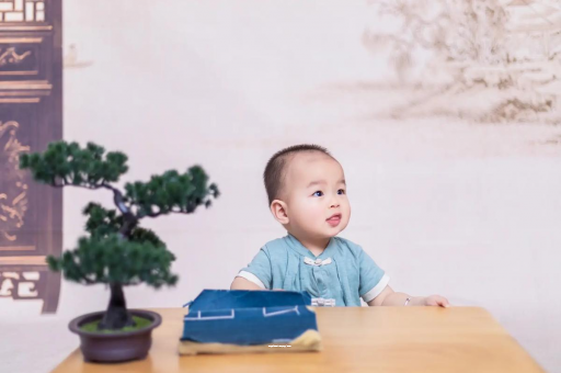 嘉峪关宝宝眼屎多是什么原因 嘉峪关宝宝眼屎多是什么原因